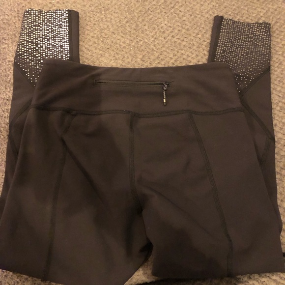 (((SOLD))) Lululemon leggings size 6 - Picture 3 of 7